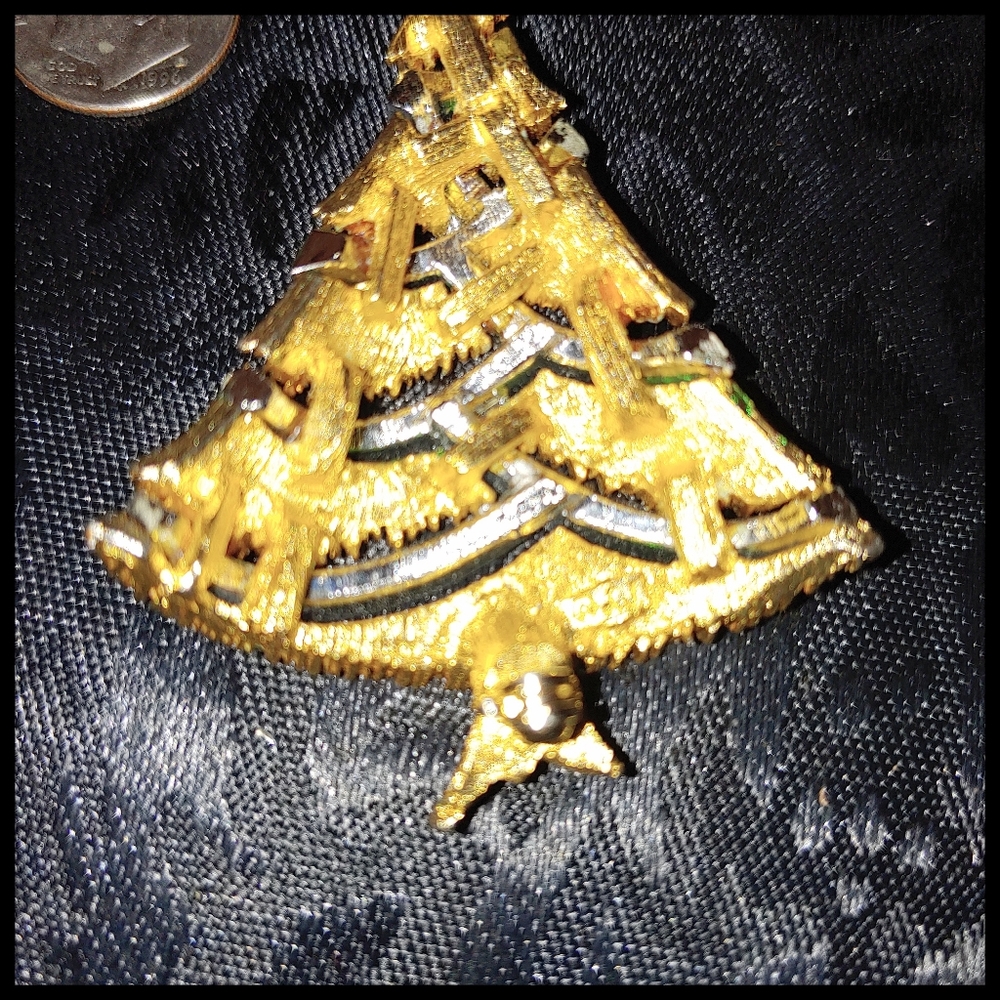 Vintage J.J. Christmas Tree Gold Tone Brooch - Picture 4 of 5